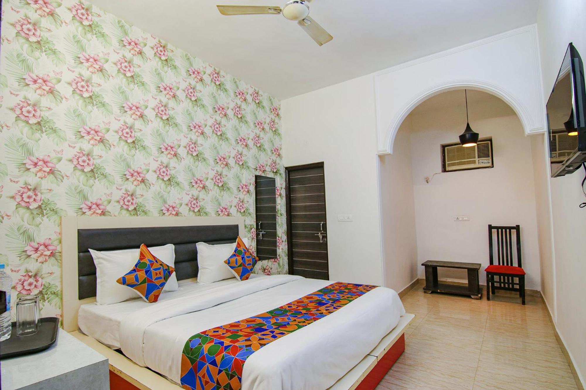 Hotel Fabexpress Gross Plaza