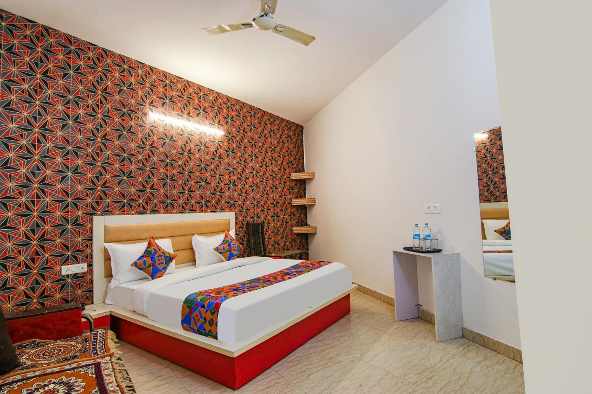 Fabexpress Gross Plaza Hotel New Delhi
